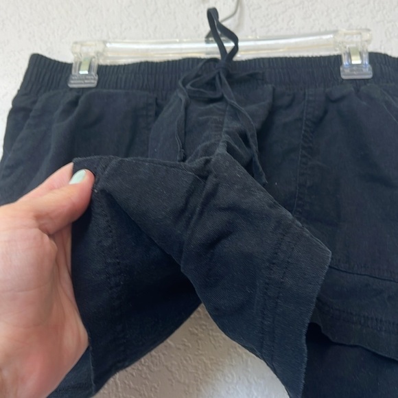Isabel Maternity by Ingrid and Isabel Shorts Linen Black size Medium - Picture 6 of 10